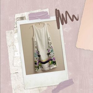 👗🌺🌸WORTHINGTON WHITE FLORAL DRESS WITH A ZIPPER IN THE BACK 👗